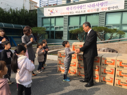 연말 앞두고 이웃사랑 손길 이어져 은성유치원·진병원 등..