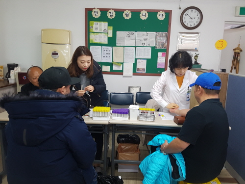 외국인 근로자 위한 무료 건강검진 외국인 20여명 참가..