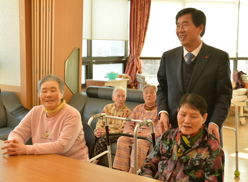 최 시장, 설 명절 복지시설 위문 시설거주자 및 종사자..
