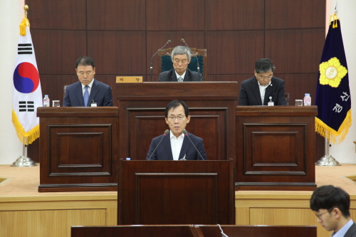‘행정구역 개편안’ 표결 끝에 가결    