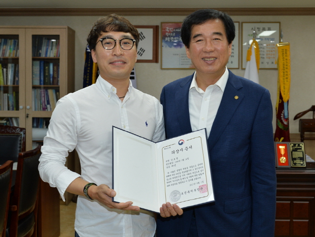 도둑 잡은 용감한 시민 ‘의상자’ 선정