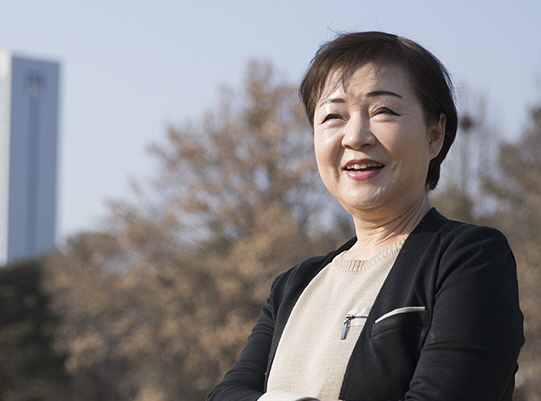 충청도-경상도 통학하며 학사모 쓴 70세 만학도