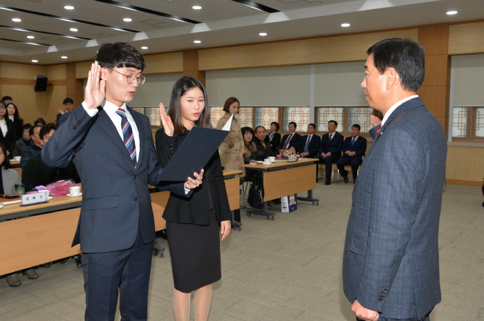 경산시, 신규공무원 35명 ‘힘찬 첫 걸음’