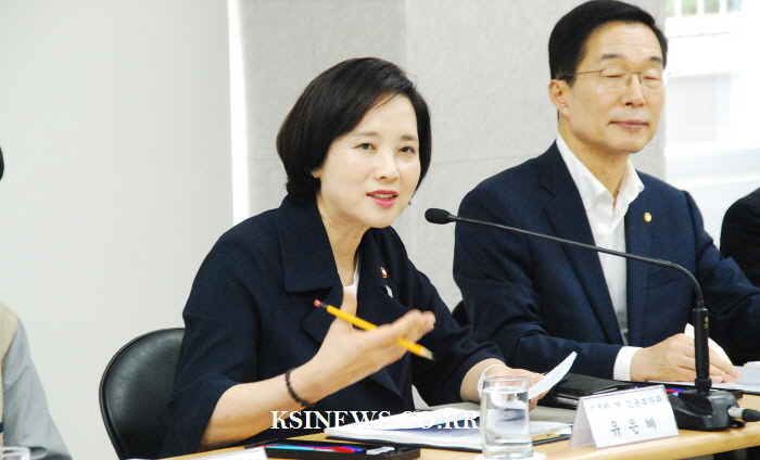 유은혜 부총리 “성공적 고졸취업모델 만들 것”