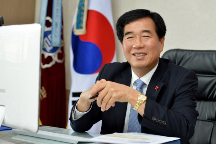 “행복한 미래! 더 큰 희망경산”
