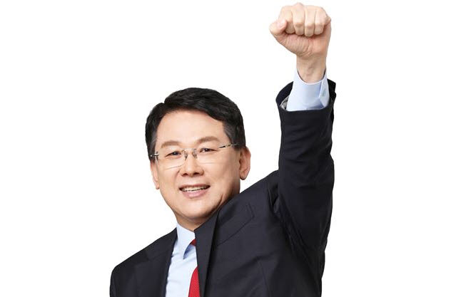 윤두현 전 청와대 수석, 경선 승리 