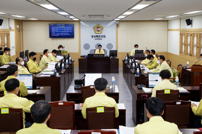 도의회 교육위원회, 경북교육청 제1회 추경예산안 심사 