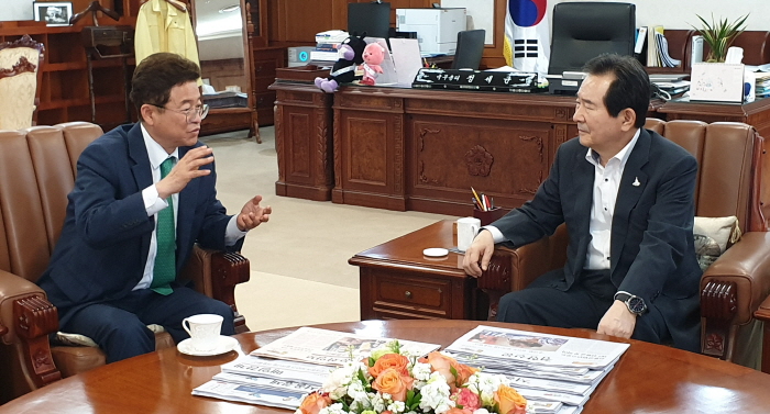 이철우 지사, 총리에게 통합신공항 문제 해결 건의