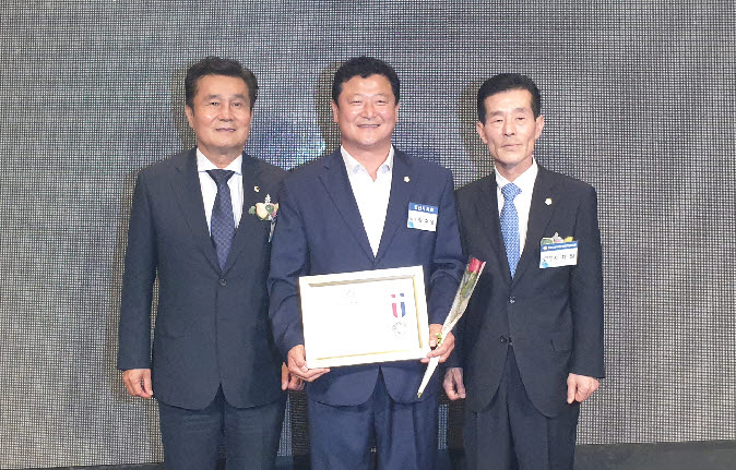 강수명 의장, ‘2020년 지방의정봉사상’ 수상