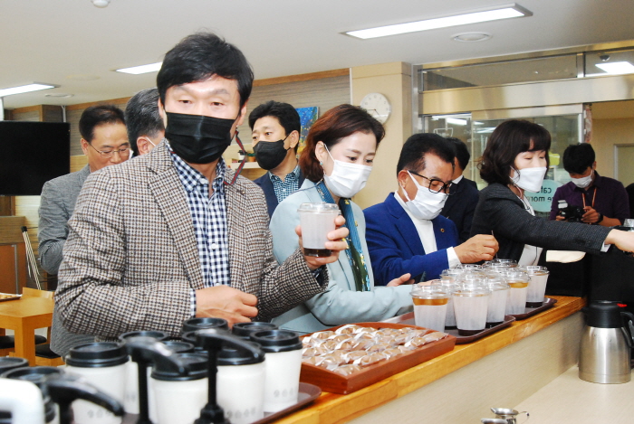 도의회 교육위, 경산자인학교 현장 방문