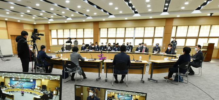 ‘공감만당’ 첫날, 건의사항 30여건 접수