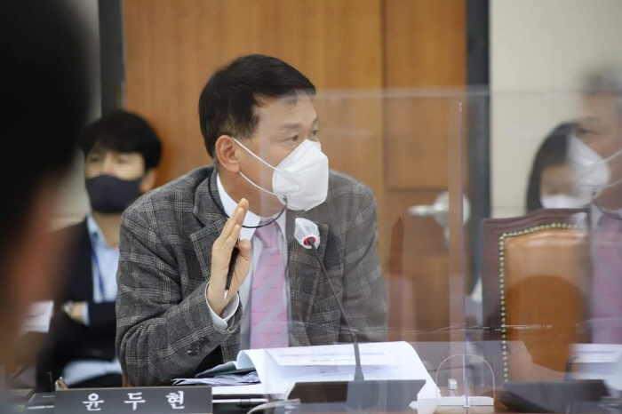윤두현 국회의원, 당선 1주년 인터뷰