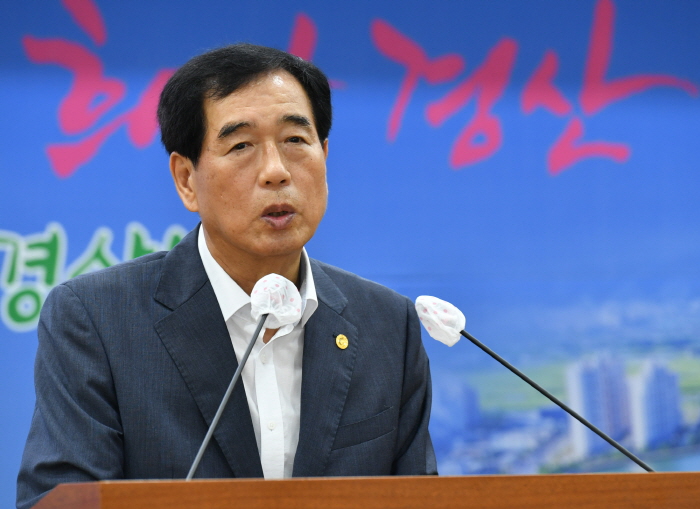 “남은 1년도 중단없는 시정에 최선을~”