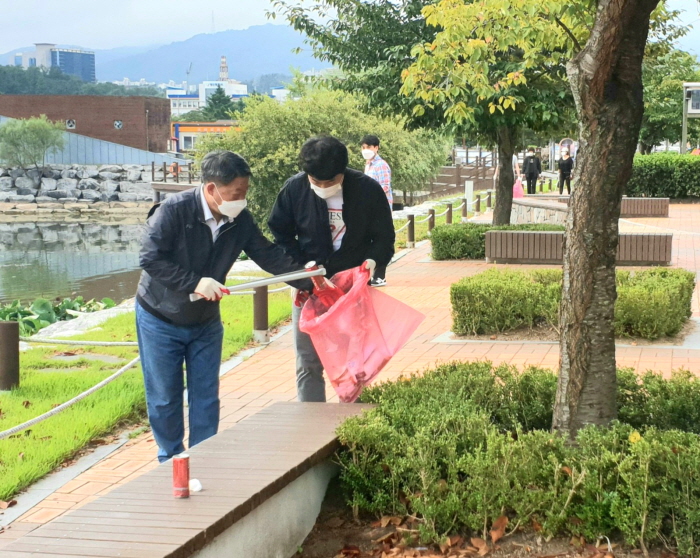 시청 회계과, 남매공원 환경정화 봉사활동