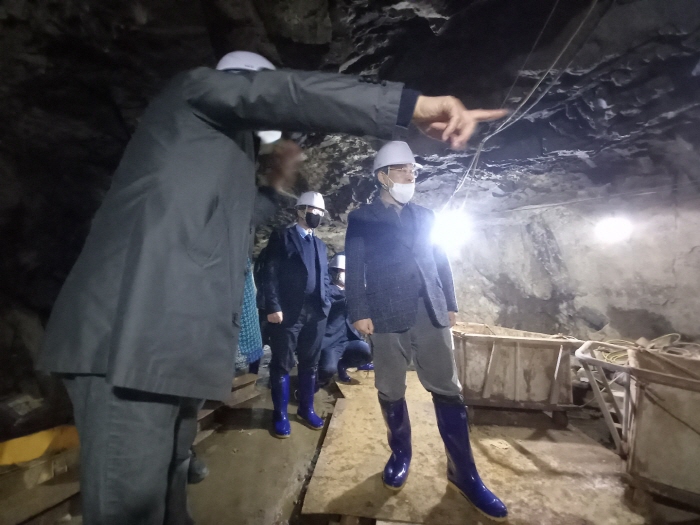 “코발트광산 유해 발굴, 적극 검토하겠다”