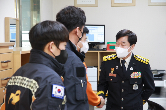 정윤재 소방서장, 현장 방문으로 첫 업무 시작
