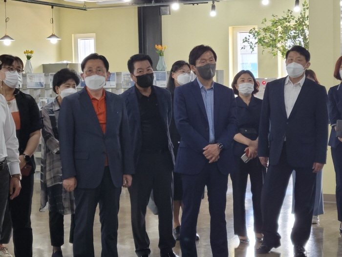 조 당선인 “시민 재난지원금 지급한다”