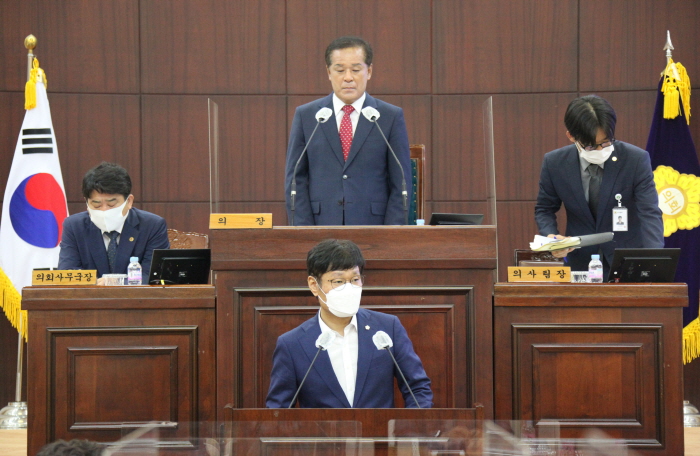 이경원 의원 ‘국회의원 의장 내정설’ 비난