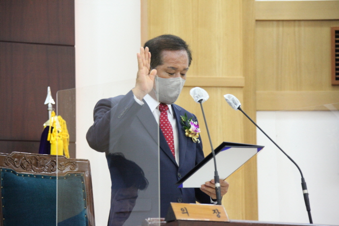 제9대 전반기 의장에 박순득 의원 당선