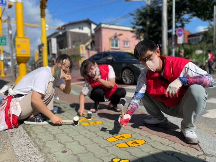 안전모니터봉사단, 노란발자국 캠페인 전개