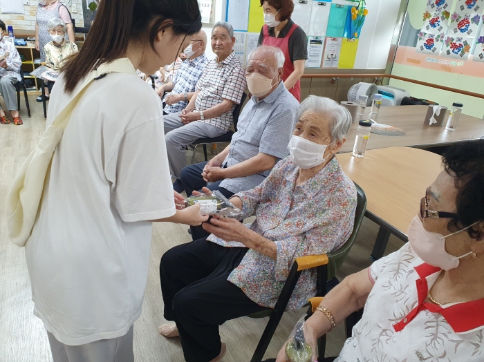 봉황초 학생 봉사단, 사랑나눔 기부활동 