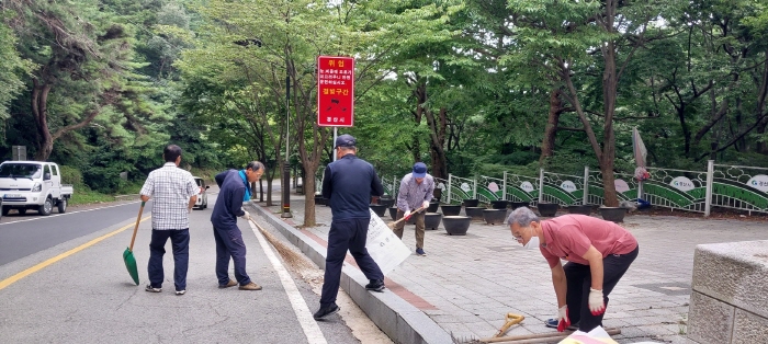 와촌면 이장협의회, 환경정화 봉사활동 
