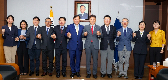 캄보디아, 영남대에 2년 내 1,500명 새마을전문가 ..
