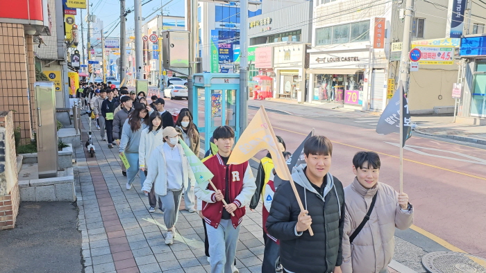 “1걸음, 1걸음 함께 걸어요”