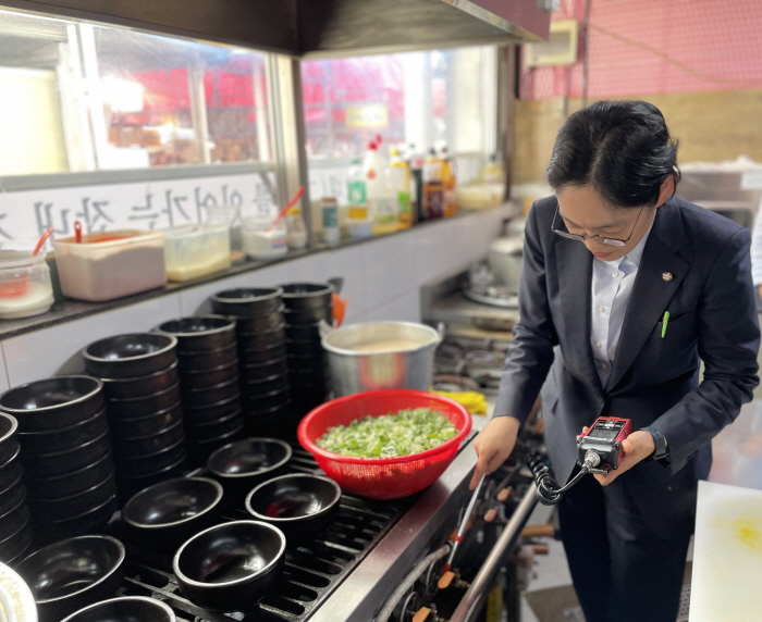 조지연 의원, 명절 앞 자인공설시장 방문