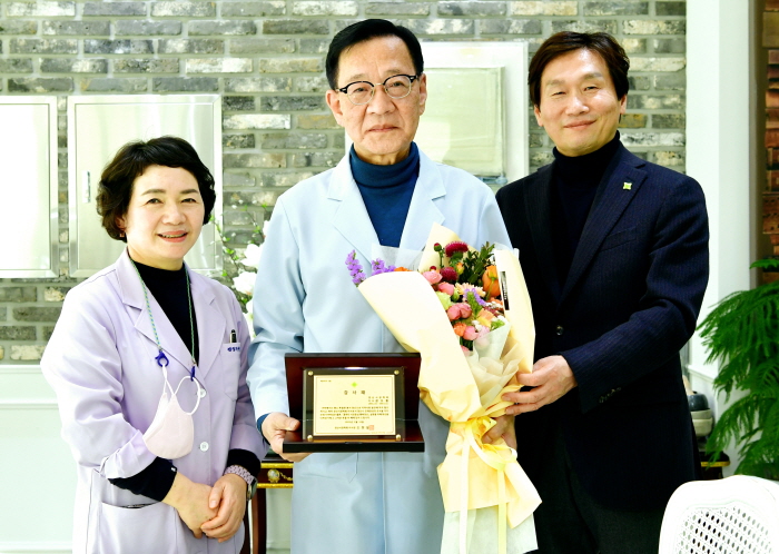 “지역을 위한 헌신에 감사드립니다”